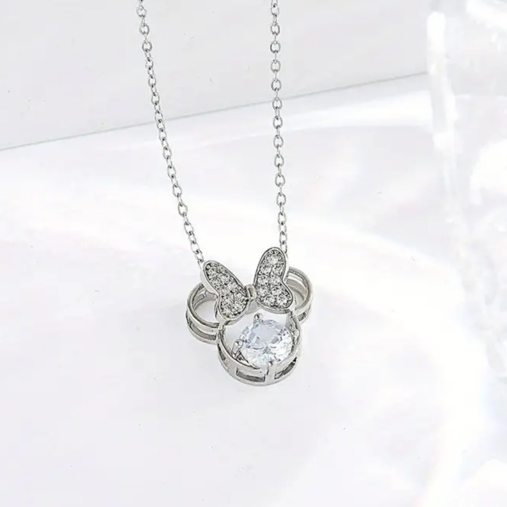 Minnie Mouse Pendant Neckalce. New.